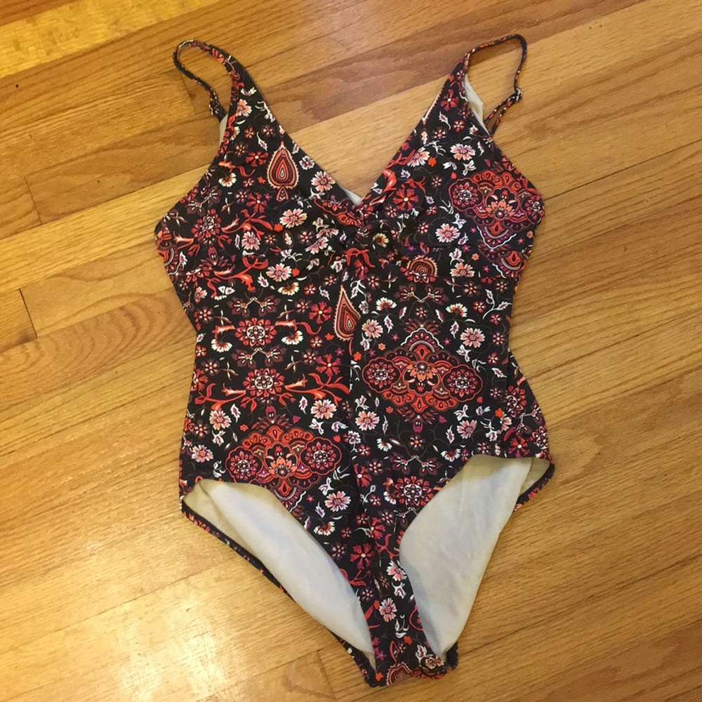 One piece bathing suit